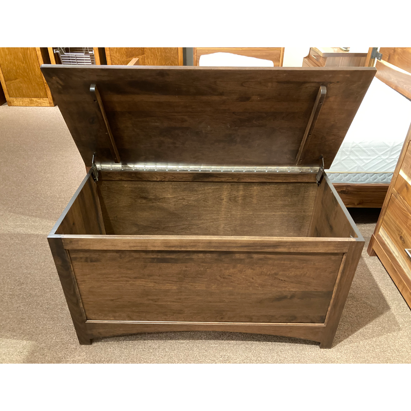 Clearance Amish made 24" h Lincoln Blanket Chest - open - Amish Furniture Creations™