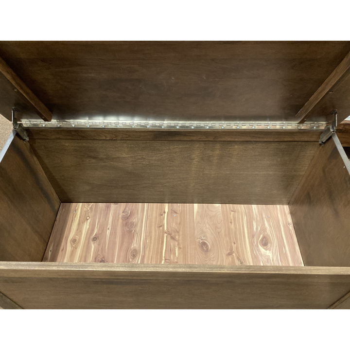 Clearance Amish made 24" h Lincoln Blanket Chest - open showing cedar in bottom - Amish Furniture Creations™